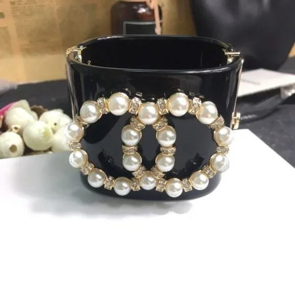 cuff bracelet - Picture 2 of 3